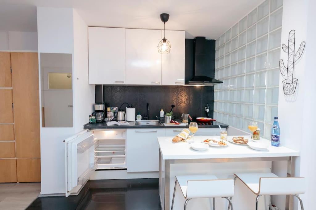 Wawaview! Studio With An Amazing View! Powisle. Varsovia Exterior foto